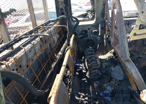 2000 Ford F-250 Lariat/Xl/Xlt z USA, uszkodzony, nr VIN 1FTNX20L5YEA03286